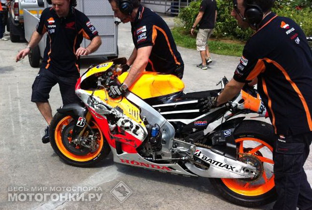 Honda RC213V заблокировался автоматически, двигатель не поврежден Honda RC213V заблокировался автоматически, двигатель не поврежден