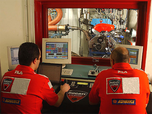 Разработка Ducati Desmosedici GP04 Разработка Ducati Desmosedici GP04