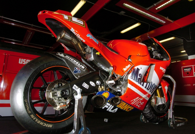 Ducati Desmosedici GP04, Twin Pulse Ducati Desmosedici GP04, Twin Pulse