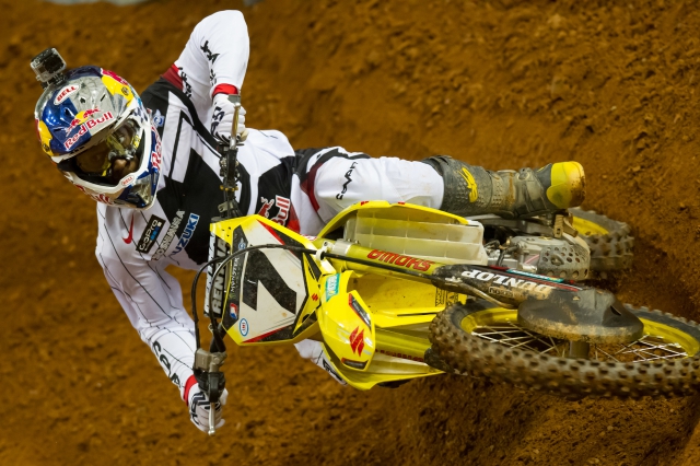 Yoshimura Suzuki Джеймса Стюарта также оборудована системой управления Bazzaz Inc. Yoshimura Suzuki Джеймса Стюарта также оборудована системой управления Bazzaz Inc.