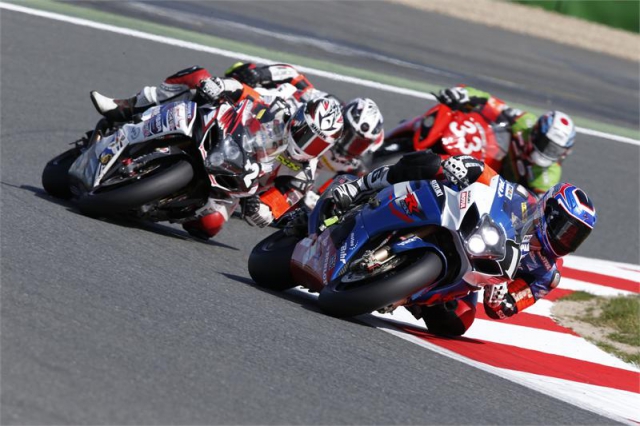 Suzuki Endurance Racing Team на подиуме, несмотря на две аварии Suzuki Endurance Racing Team на подиуме, несмотря на две аварии