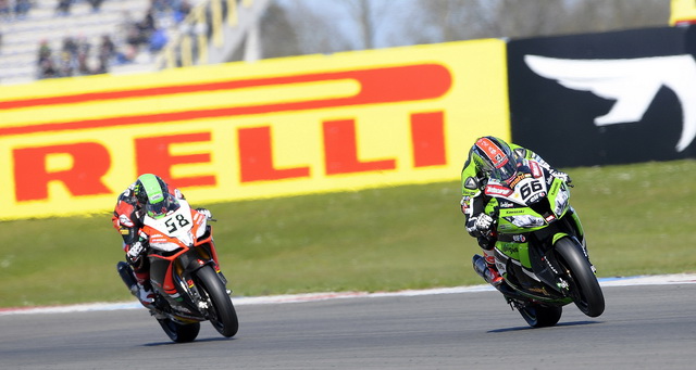 WSBK, Assen TT Circuit: дуэль Сайкса и Лаверти во второй гонке завершилась близким финишем WSBK, Assen TT Circuit: дуэль Сайкса и Лаверти во второй гонке завершилась близким финишем