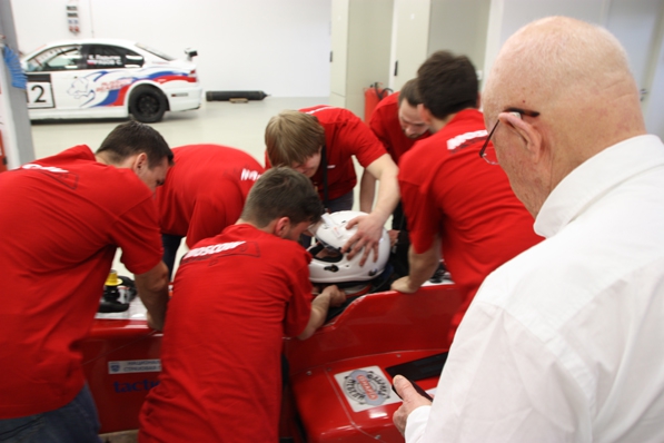 Тренировки по извлечению пилотов Формулы на Moscow Raceway Тренировки по извлечению пилотов Формулы на Moscow Raceway