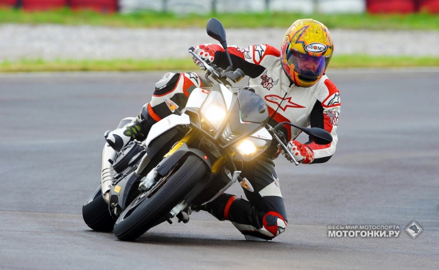 Тест-драйв Aprilia Tuono V4R (2014) Тест-драйв Aprilia Tuono V4R (2014)