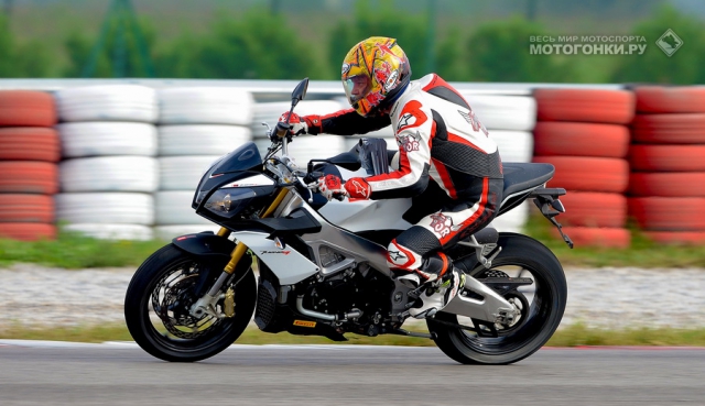 Тест-драйв Aprilia Tuono V4R (2014) Тест-драйв Aprilia Tuono V4R (2014)