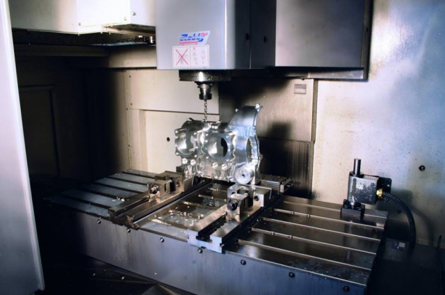 CNC-производство - это выточка сложных деталей из единого куска металла. То, чем Robby Moto особенно славится CNC-производство - это выточка сложных деталей из единого куска металла. То, чем Robby Moto особенно славится