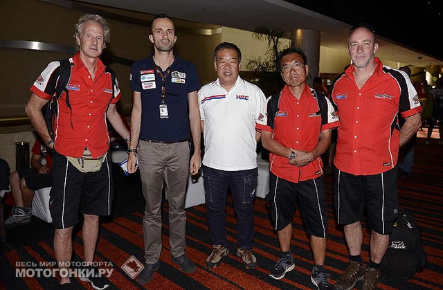 Высший менеджмент Honda Racing и представительств завода прибыл в Аргентину. Проект кажется весьма важным для Honda Motor Co. Высший менеджмент Honda Racing и представительств завода прибыл в Аргентину. Проект кажется весьма важным для Honda Motor Co.