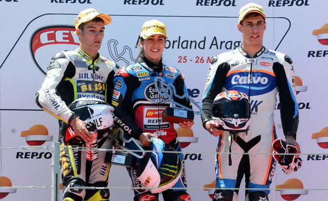 Исторический момент в истории CEV Moto3: Мария Эррера выиграла у парней в Арагоне, 2013 год. Исторический момент в истории CEV Moto3: Мария Эррера выиграла у парней в Арагоне, 2013 год.