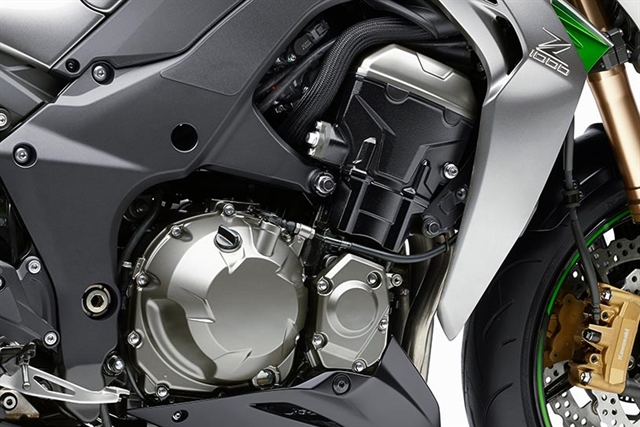 Двигатель Kawasaki Z1000 (2014): полностью обновленный 1043-кубовый агрегат с системой DFI Двигатель Kawasaki Z1000 (2014): полностью обновленный 1043-кубовый агрегат с системой DFI