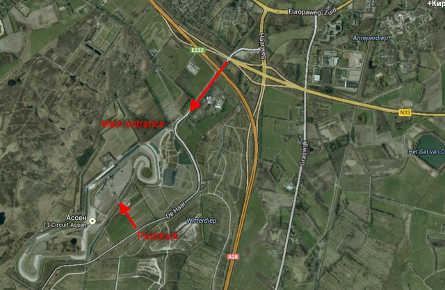 Проезд на Assen TT Circuit с A28 - главные ворота и въезд в паддок Проезд на Assen TT Circuit с A28 - главные ворота и въезд в паддок