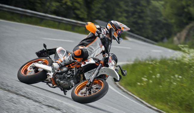 KTM 690 SMC R (2014) KTM 690 SMC R (2014)