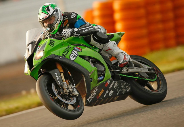 Kawasaki SRC выигрывает Bol d‘Or 2014 Kawasaki SRC выигрывает Bol d‘Or 2014