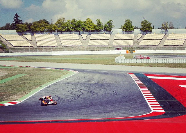 Марк Маркес, победитель Гран-При Каталонии тестирует новый поворот Circuit de Barcelona-Catalunya Марк Маркес, победитель Гран-При Каталонии тестирует новый поворот Circuit de Barcelona-Catalunya