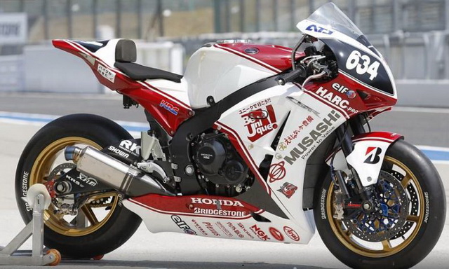 Musashi HARC-PRO Honda CBR1000RR Musashi HARC-PRO Honda CBR1000RR