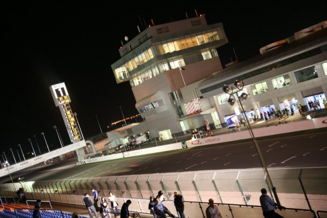 Вечерний пит-лейн Losail International Circuit Вечерний пит-лейн Losail International Circuit