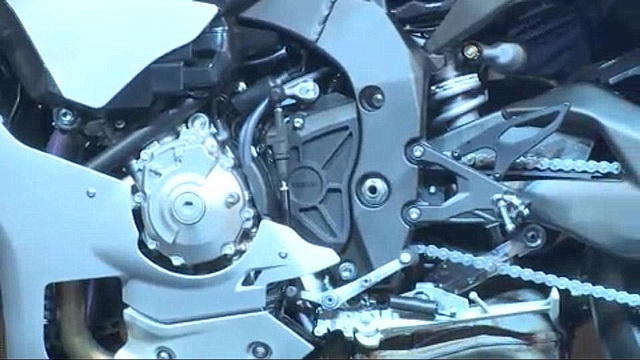 Yamaha R1M ближе к M1 по стилю Yamaha R1M ближе к M1 по стилю