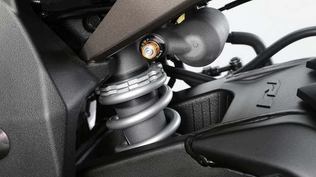 Yamaha YZF-R1 (2015): шасси - задний амортизатор Yamaha YZF-R1 (2015): шасси - задний амортизатор