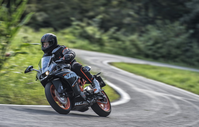 KTM RC 200 (2015) KTM RC 200 (2015)