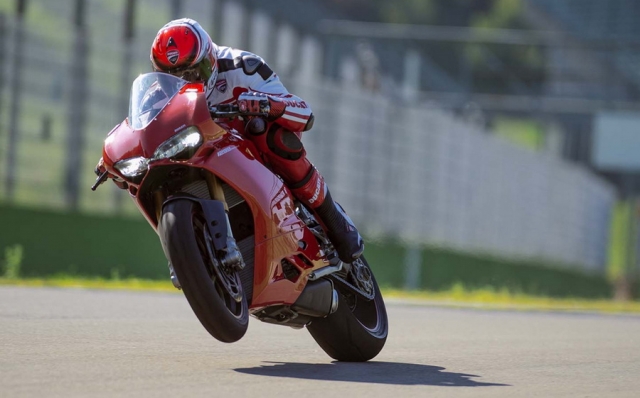 Ducati 1299 Panigale S (2015) на тестах в Портимао Ducati 1299 Panigale S (2015) на тестах в Портимао