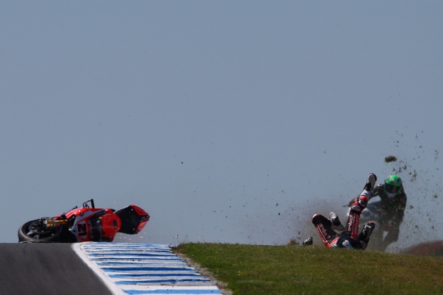 Трой Бейлисс избежал травм после хайсайда на FP4 в Phillip Island Трой Бейлисс избежал травм после хайсайда на FP4 в Phillip Island