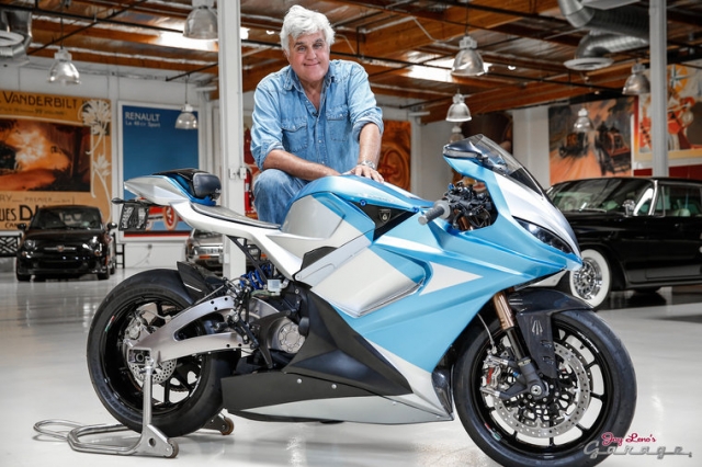 Джей Лено сразу оценил достоинства Lightning LS-218 Джей Лено сразу оценил достоинства Lightning LS-218
