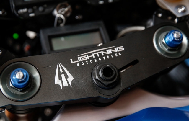 Тест-драйв: Lightning LS-218 Тест-драйв: Lightning LS-218