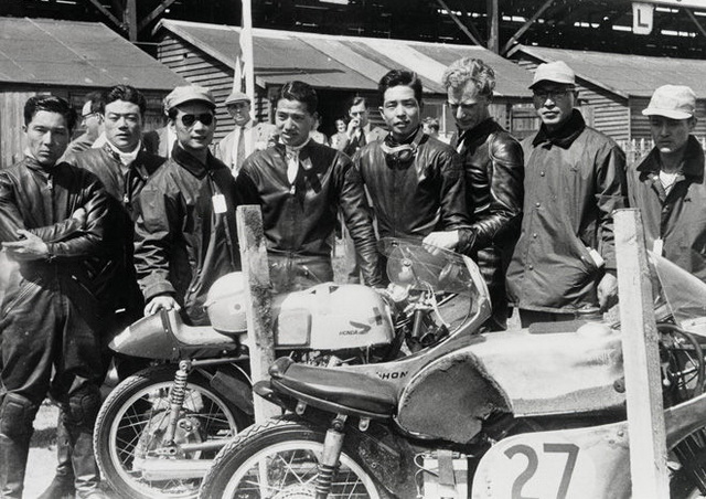 Заводская команда Honda на Isle of Man TT (1959) Заводская команда Honda на Isle of Man TT (1959)