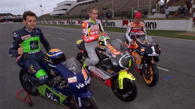 Трио чемпионов мира определилось в Аргентине в 1999: Эльзамора в GP125, Росси в GP250 и Кривье в GP500 Трио чемпионов мира определилось в Аргентине в 1999: Эльзамора в GP125, Росси в GP250 и Кривье в GP500