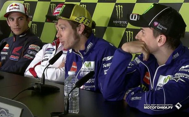 Росси возглавляет чемпионат MotoGP 2015 года по итогам четырех Гран-При: две победы у него, по одной у Маркеса и Лоренцо Росси возглавляет чемпионат MotoGP 2015 года по итогам четырех Гран-При: две победы у него, по одной у Маркеса и Лоренцо