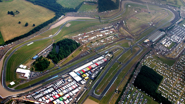 Вид на Donington Park с высоты птичьего полета Вид на Donington Park с высоты птичьего полета