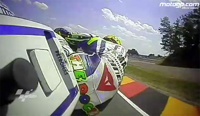 С 2010 года мотоциклы MotoGP стали оснащаться гироскопическими камерами HD-качества, которые держат горизонт С 2010 года мотоциклы MotoGP стали оснащаться гироскопическими камерами HD-качества, которые держат горизонт