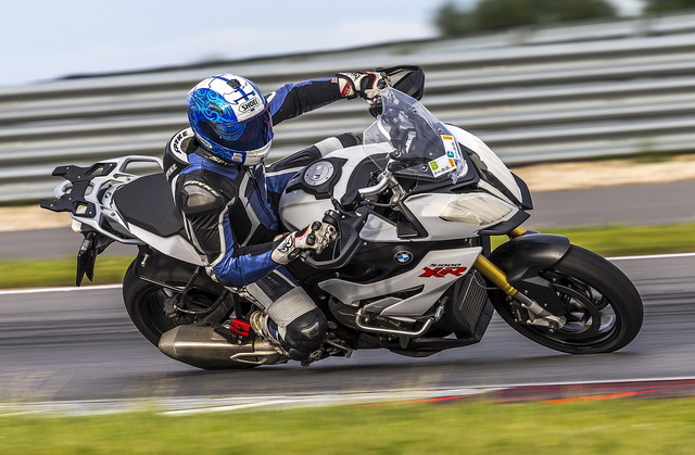Тест-драйв BMW S 1000 XR (2015) на Moscow Raceway Тест-драйв BMW S 1000 XR (2015) на Moscow Raceway