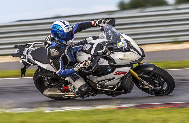 Тест-драйв BMW S 1000 XR (2015) на Moscow Raceway