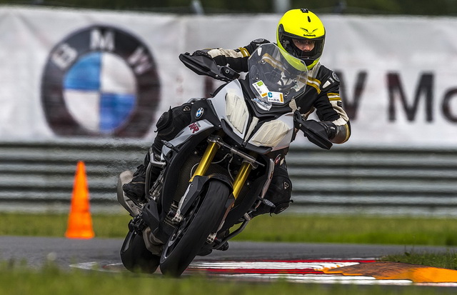 Тест-драйв BMW S 1000 XR (2015) на Moscow Raceway