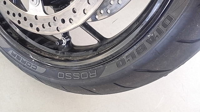 Шины Pirelli Diablo Rosso Corsa идут в базовой комплектации BMW S 1000 XR Шины Pirelli Diablo Rosso Corsa идут в базовой комплектации BMW S 1000 XR
