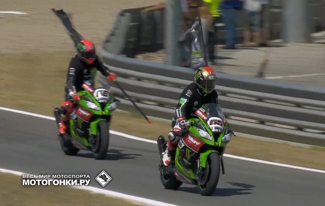Джонни Рэй и Том Сайкс - Kawasaki уже начали празднование, исход второй гонки был не важен Джонни Рэй и Том Сайкс - Kawasaki уже начали празднование, исход второй гонки был не важен