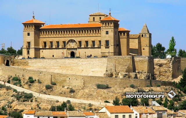 Parador de Alcaniz - средневековый замок, ставший отелем со всеми удобствами: одна из немногих достопримечательностей Арагона Parador de Alcaniz - средневековый замок, ставший отелем со всеми удобствами: одна из немногих достопримечательностей Арагона