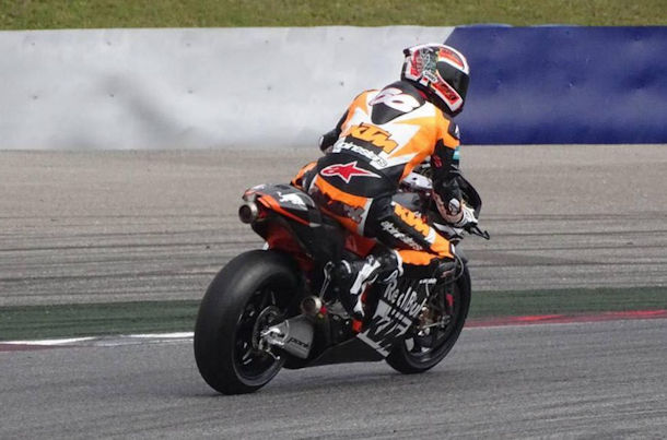 Фотографии с тестов прототипа MotoGP KTM RC16 в Red Bull Ring. Автор и источники неизвестны Фотографии с тестов прототипа MotoGP KTM RC16 в Red Bull Ring. Автор и источники неизвестны
