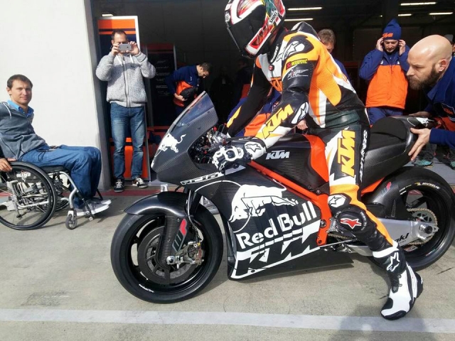 Тесты прототипа MotoGP KTM RC16 в Red Bull Ring с Алексом Хофманном на борту Тесты прототипа MotoGP KTM RC16 в Red Bull Ring с Алексом Хофманном на борту