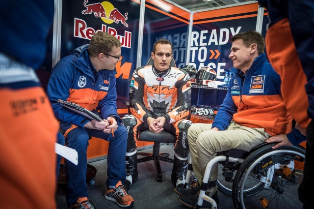 Тесты прототипа MotoGP KTM RC16 в Red Bull Ring с Алексом Хофманном на борту Тесты прототипа MotoGP KTM RC16 в Red Bull Ring с Алексом Хофманном на борту