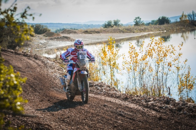 Заводская команда по ралли-рейдам Team HRC выступит в партнерстве с GIVI на ралли-марафоне Дакар-2016 Заводская команда по ралли-рейдам Team HRC выступит в партнерстве с GIVI на ралли-марафоне Дакар-2016