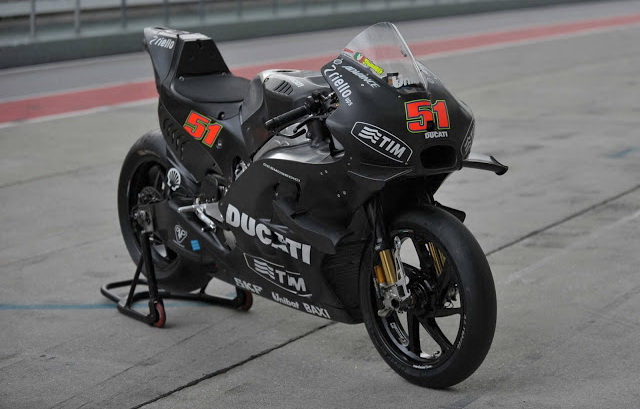 Ducati Desmosedici GP16 (2016) на тестах в Сепанге Ducati Desmosedici GP16 (2016) на тестах в Сепанге