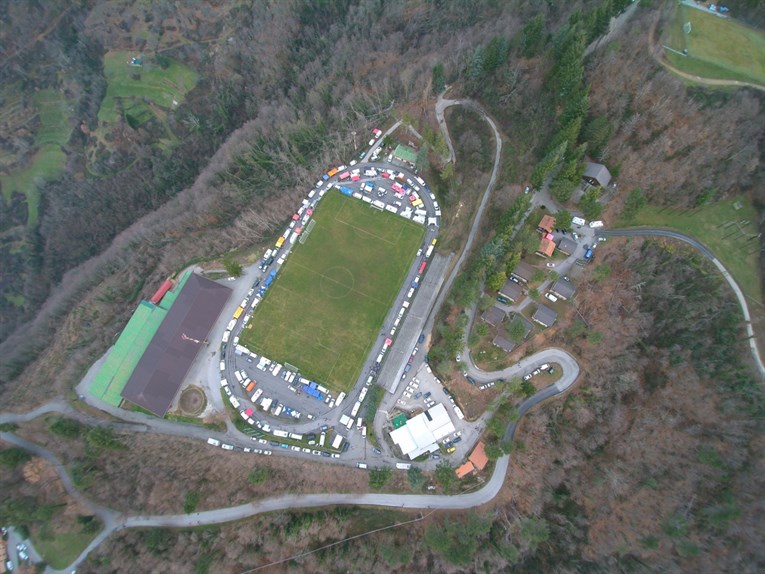 Базовый лагерь Hells Gate в Лучче Базовый лагерь Hells Gate в Лучче