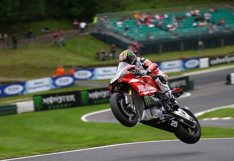 Milwaukee Yamaha выиграла чемпионат BSB 2015 года, но сменила байк на BMW, чтобы стать конкурентоспособной в World Superbike Milwaukee Yamaha выиграла чемпионат BSB 2015 года, но сменила байк на BMW, чтобы стать конкурентоспособной в World Superbike
