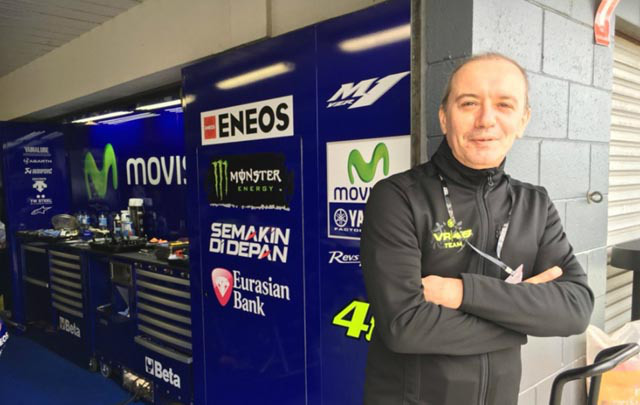 Лука Кадалора, 2-кратный чемпион GP250 в гараже Валентино Росси на тестах MotoGP (IRTA Phillip Island) Лука Кадалора, 2-кратный чемпион GP250 в гараже Валентино Росси на тестах MotoGP (IRTA Phillip Island)