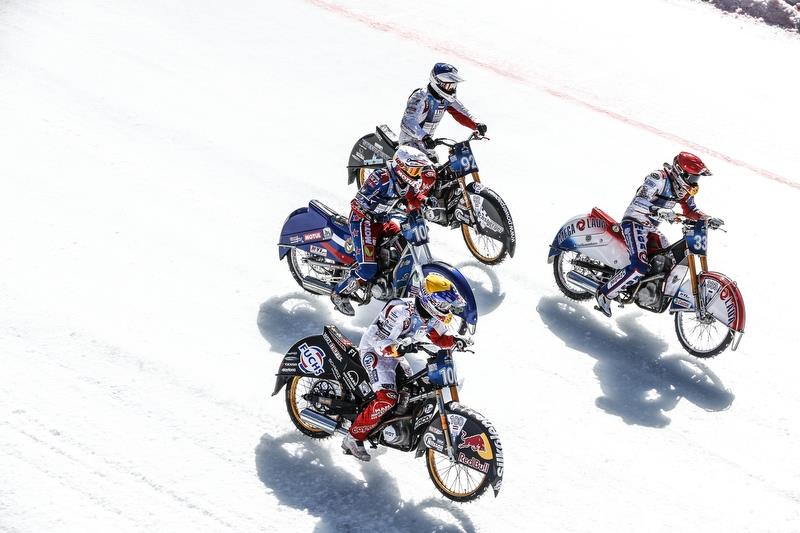 Второй финал FIM Ice Spedway Gladiators на высоте 1700 м над уровнем моря - стадион Медеу близ Алматы Второй финал FIM Ice Spedway Gladiators на высоте 1700 м над уровнем моря - стадион Медеу близ Алматы