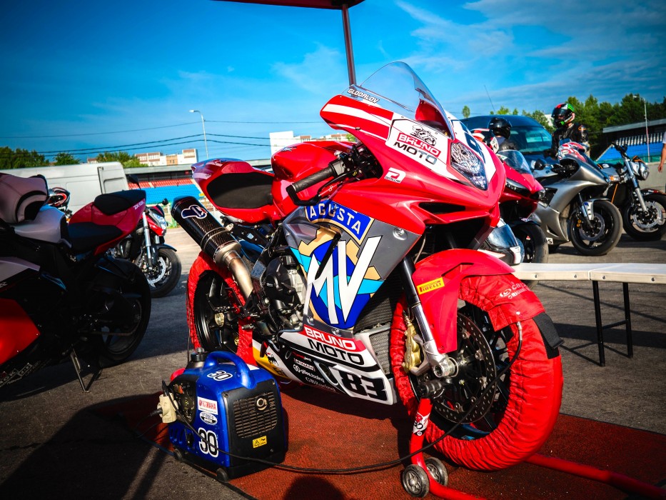 MV Agusta F3 675 для трека - продается MV Agusta F3 675 для трека - продается