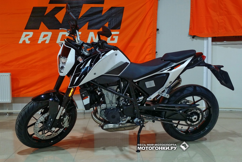 KTM 690 Duke (2016) KTM 690 Duke (2016)