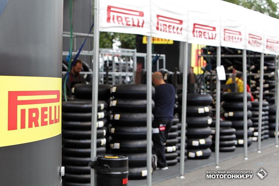 С 2004 года Pirelli является официальным (единственным) поставщиком и разработчиком шин для World SBK, Supersport и STK-1000 С 2004 года Pirelli является официальным (единственным) поставщиком и разработчиком шин для World SBK, Supersport и STK-1000