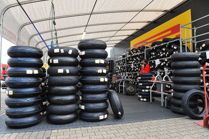 Набор покрышек для TT Circuit Assen включает сверхжесткий компаунд SC3 Набор покрышек для TT Circuit Assen включает сверхжесткий компаунд SC3